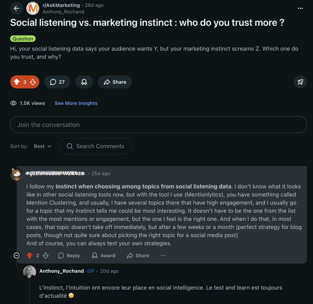 Capture d'écran d'un thread Reddit sur r/AskMarketing posté par Anthony Rochand — question sur le choix entre social listening et instinct marketing, avec 27 commentaires et 1 500 vues, illustrant la qualité des échanges B2B sur Reddit.